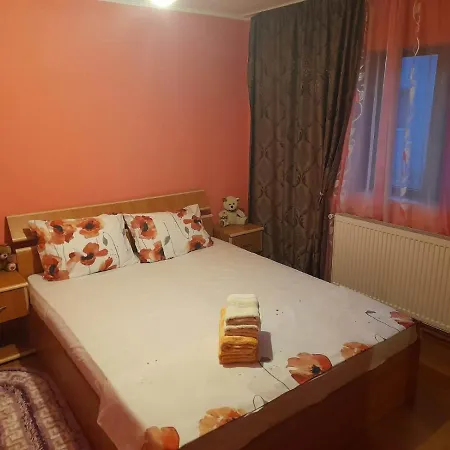 Casa G * Douăzeci şi Trei August